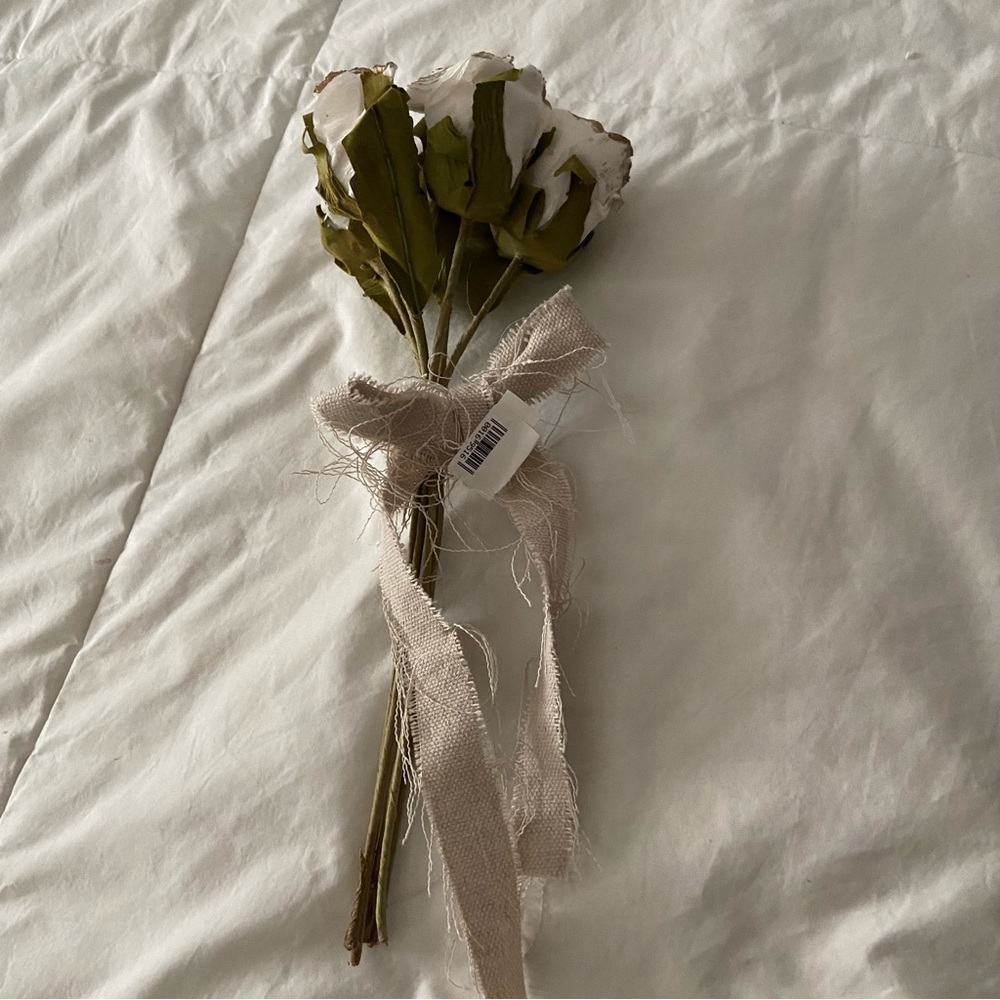 Small Bouquet Of Roses - Picture 4 of 4